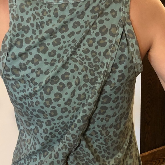 Woman”s top - Picture 6 of 16